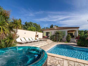 Villa in F lines Minervois with pool